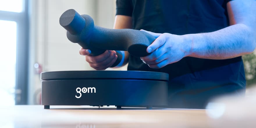 3D Desktopscanner GOM Scan 1 mit ROT 350 automatischem Drehtisch